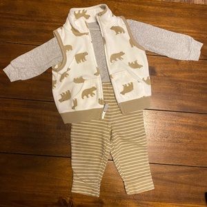 Carter’s vest set